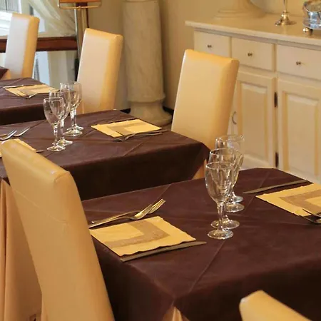 ホテル Ancora Riviera ラヴァーニャ